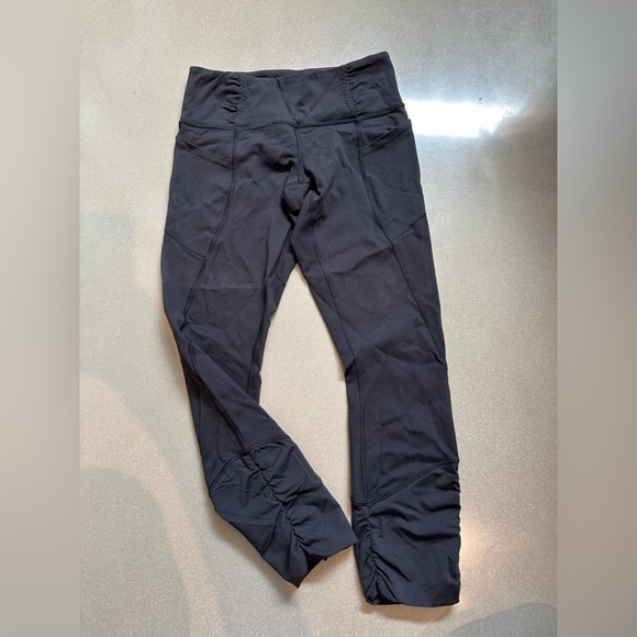 Lululemon shirt and pants - Picture 4 of 6